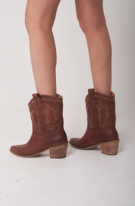 BOTA AKIRA